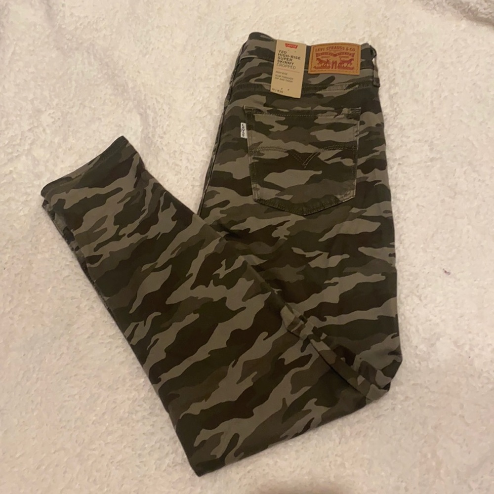 Levi’s 720 high rise super skinny cropped